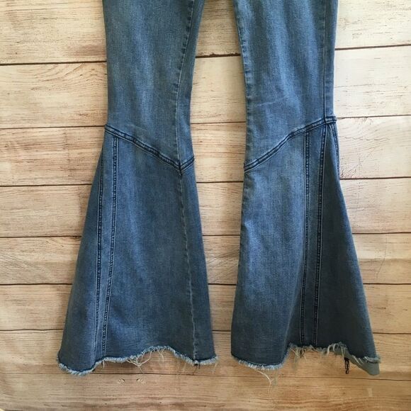 SAINTS & HEARTS BELL BOTTOM JEANS IN BLUE DENIM.  SIZE MEDIUM‎ - Picture 4 of 9